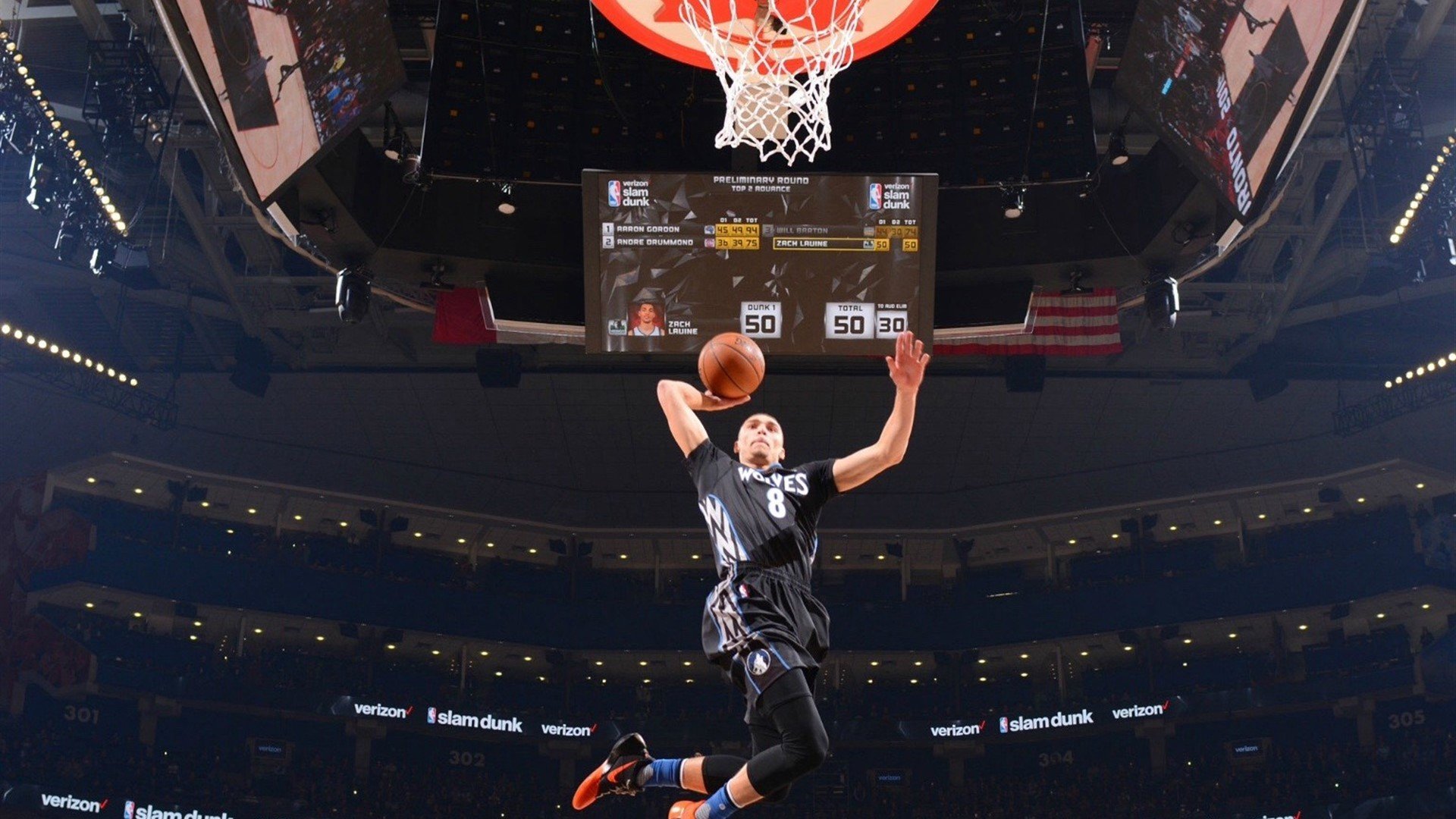 NBA常规赛,一个人的平行宇宙篮球狂欢